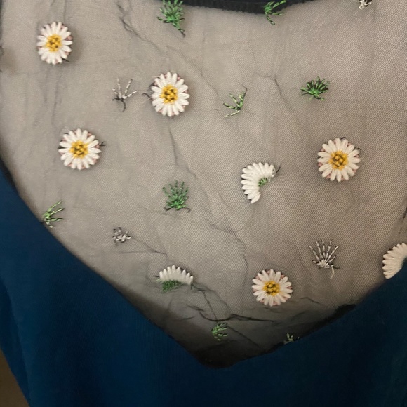 Sheer V-neck Tee with Floral Design - Picture 2 of 3